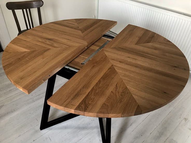 Extendable Table